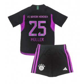 Bayern Munich Thomas Muller #25 Bortaställ Barn 2023-24 Kortärmad (+ Korta byxor)